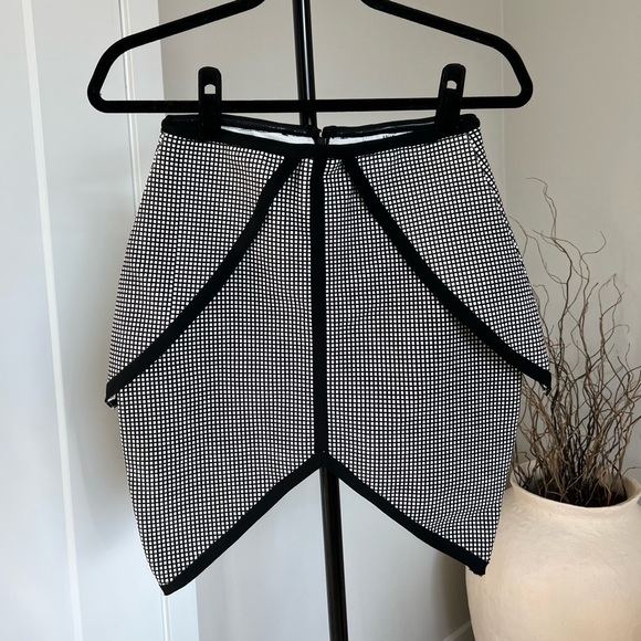 ASILIO Black and White Monochrome Bandaged Peplum Skirt - Picture 1 of 5